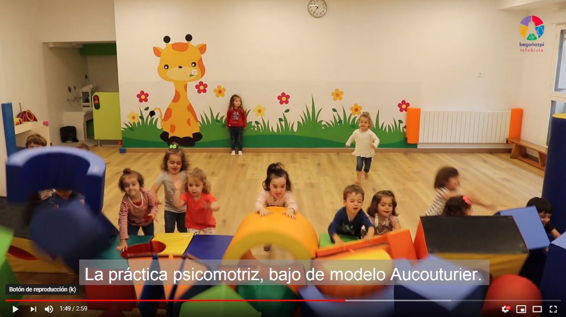 Los txikis de dos años de Begoñazpi Ikastola acuden seguros y confiados al aula